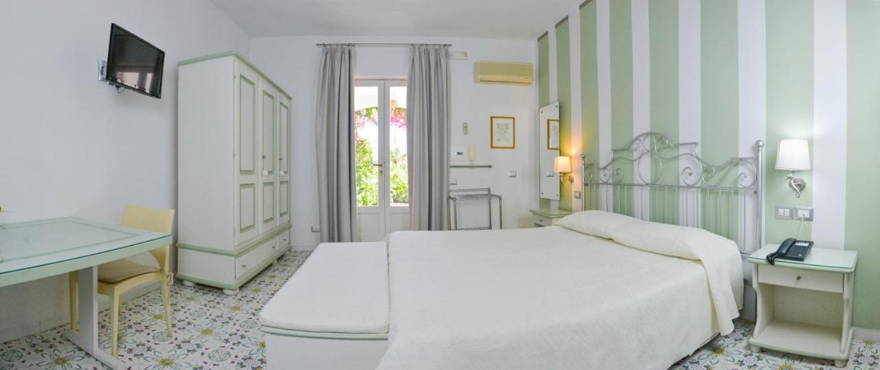 Hotel Residence Mendolita Lipari  Exterior foto