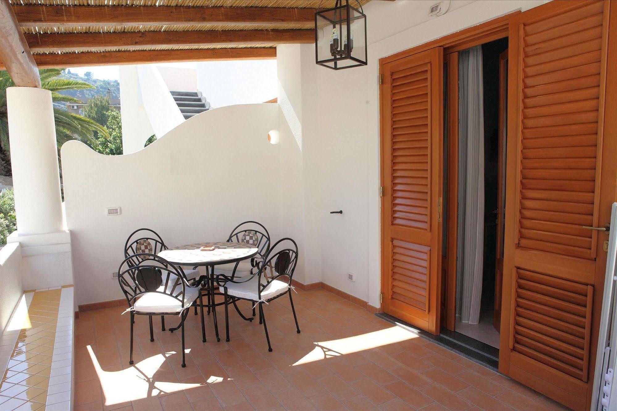 Hotel Residence Mendolita Lipari  Exterior foto