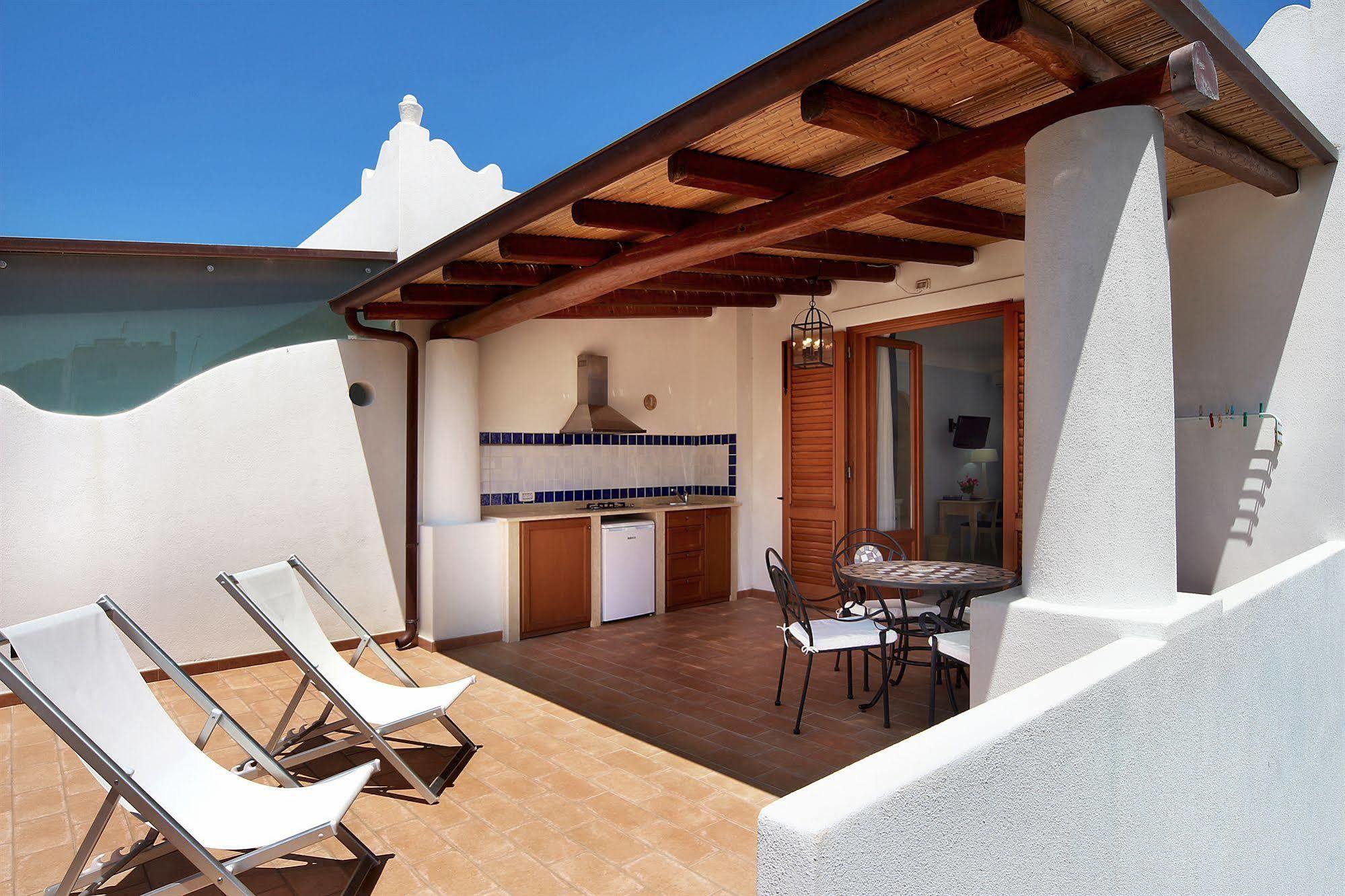 Hotel Residence Mendolita Lipari  Exterior foto